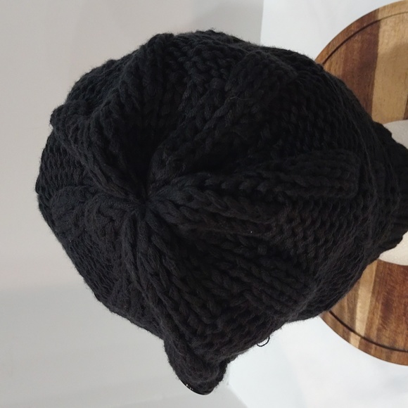 Burton Women's Black Cable Knit Beanie With Buttons Winter Ski - Picture 5 of 14